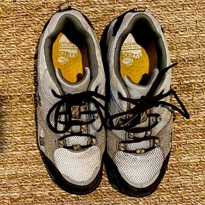 Chaco Womens Hiking Boots Size 7